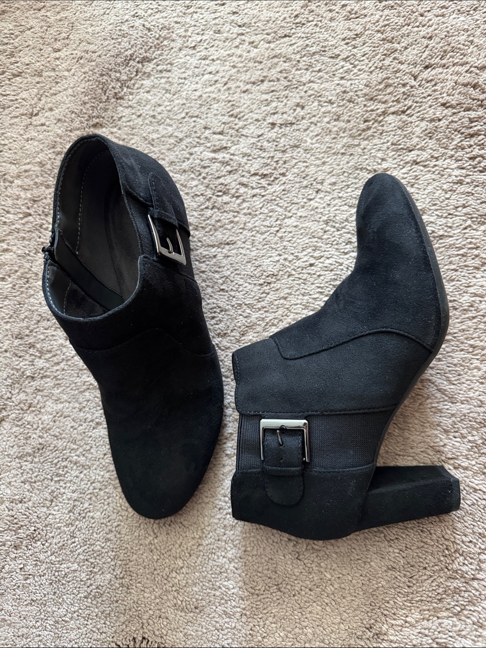 Aerosoles Black Suede Ankle Booties with Buckle Detail. Size 8
